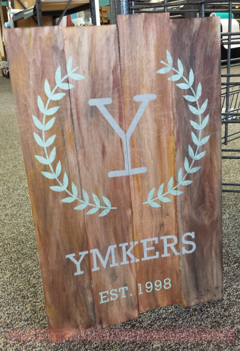 wd731-laurel-wreath-personalized-vinyl-decals-monogram-stickers-board.jpg Personalized Monogram Laurel Wreath Stencil on Pallet Board